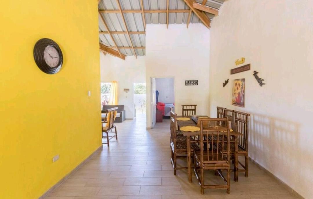 Sunflower Village Villa Girasoles คาราวากวา ภายนอก รูปภาพ