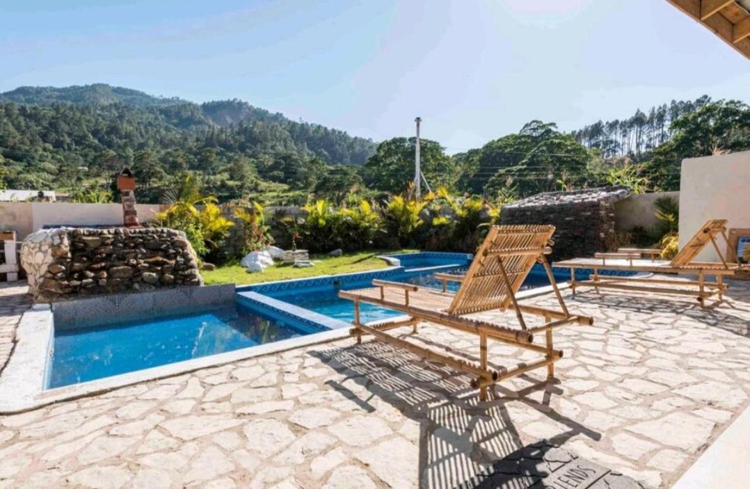 Sunflower Village Villa Girasoles คาราวากวา ภายนอก รูปภาพ